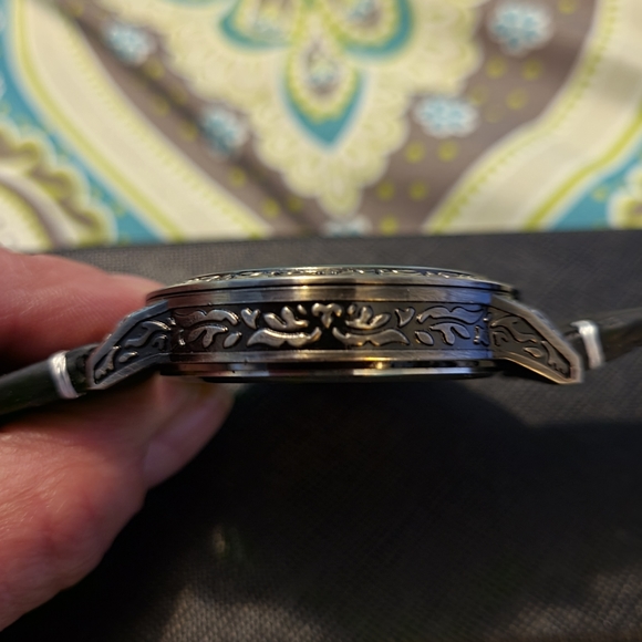 NIB KSENRUI Skull Watch. - Picture 5 of 8